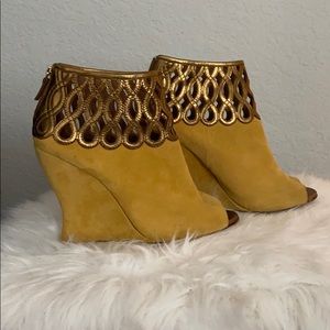 Yellow Gold Elie Tahari booties